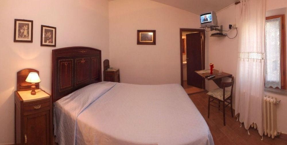 Albergo Ristorante Da Vestro Monticiano Exteriér fotografie