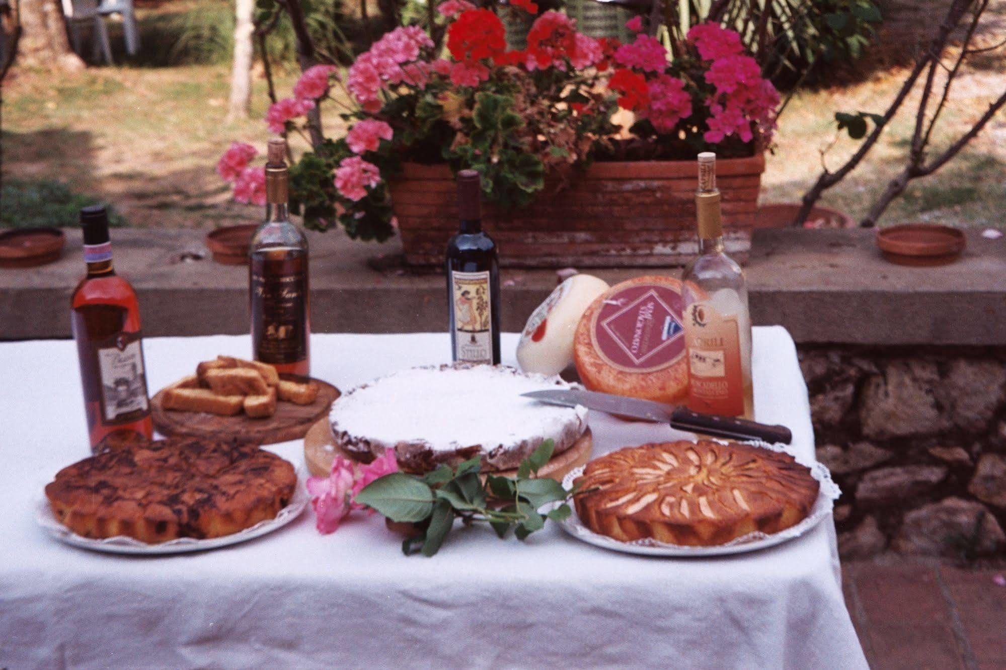 Albergo Ristorante Da Vestro Monticiano Exteriér fotografie