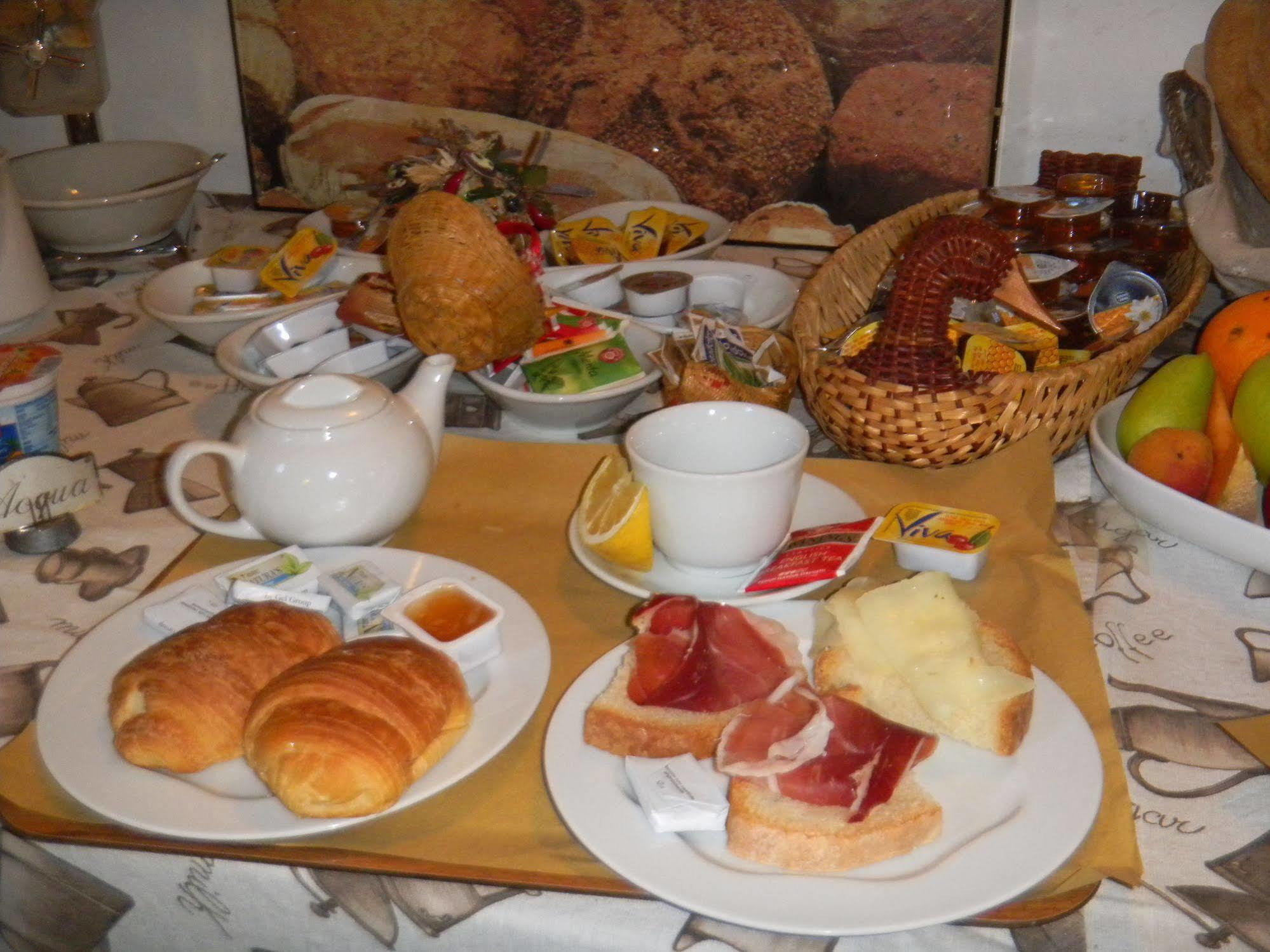 Albergo Ristorante Da Vestro Monticiano Exteriér fotografie