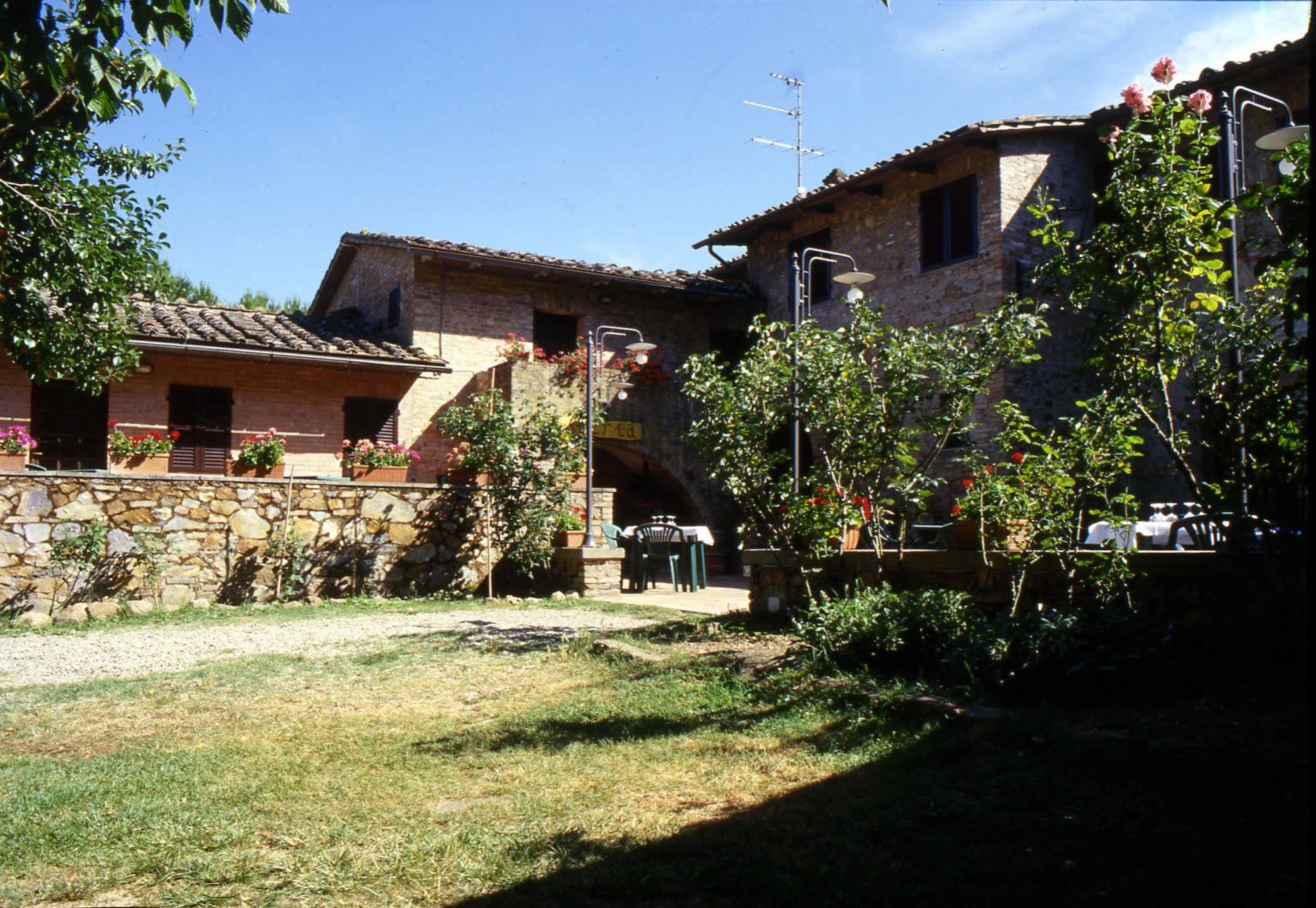 Albergo Ristorante Da Vestro Monticiano Exteriér fotografie